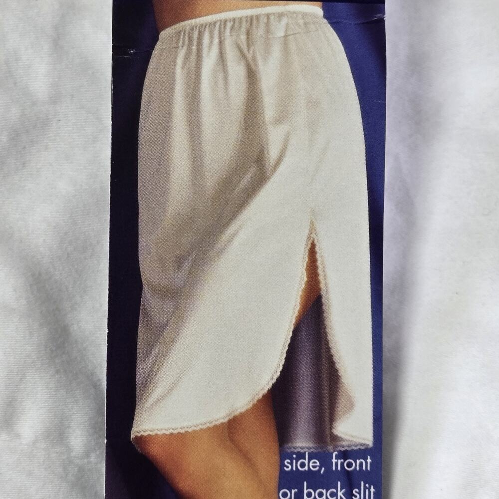 Vintage Vanity Fair Half Slip NWT Cream Ivory Nylon Slit Skirt M 24 Style 11-760